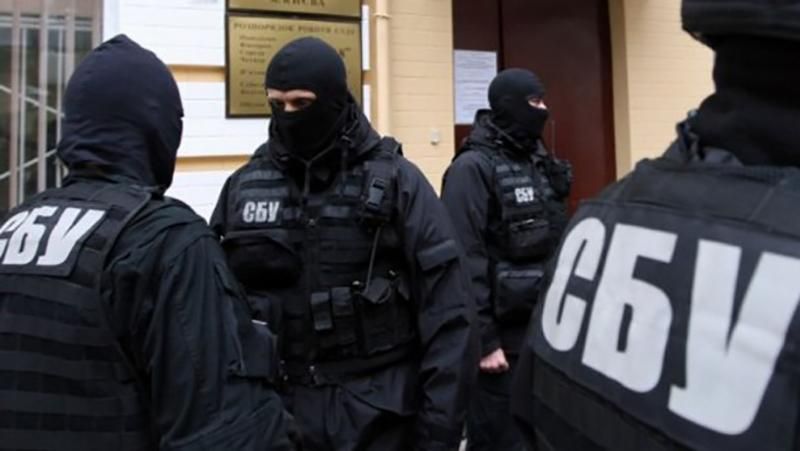 Иностранца с контрабандой тяжелых наркотиков задержали на Закарпатье