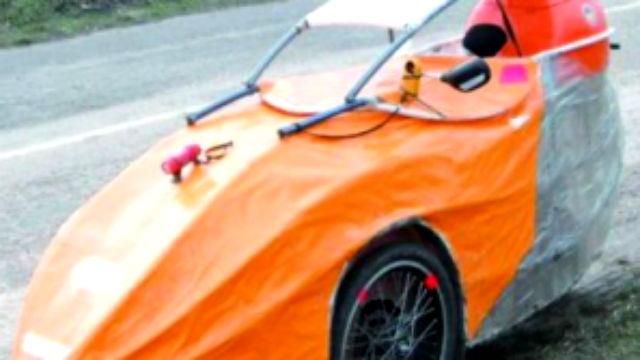 Українець розробив унікальну машину без жодної металевої деталі Українець розробив унікальну машину без жодної металевої деталі