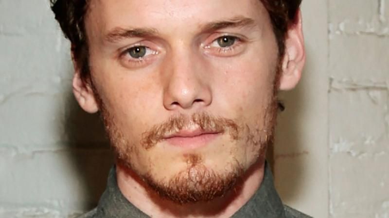 Топ-5 лучших фильмов с Антоном Ельчиным Топ-5 лучших фильмов с Антоном Ельчиным