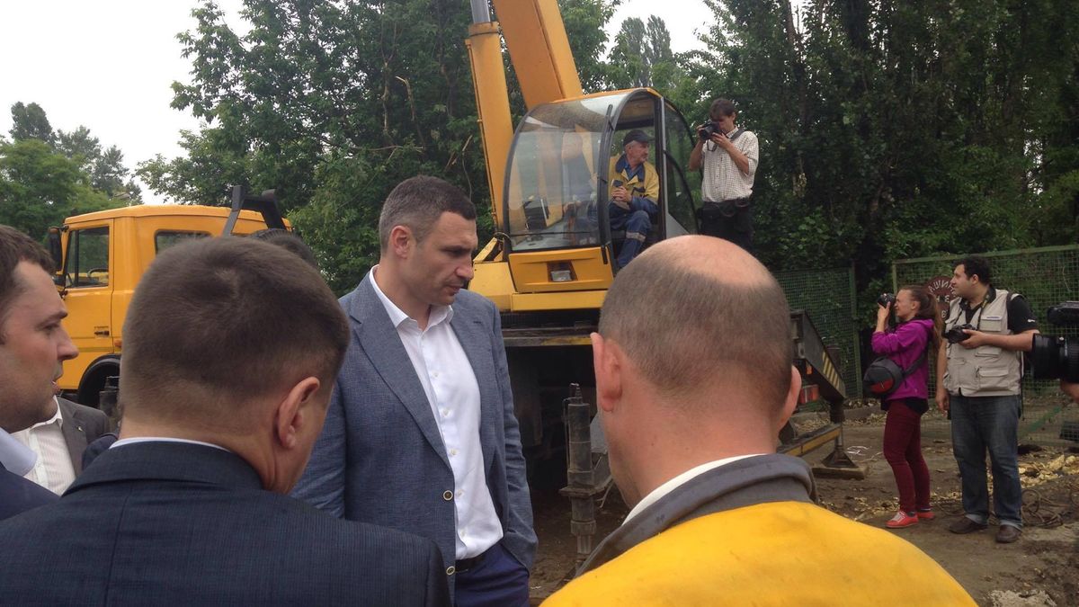 Кличко зупинив незаконну забудову біля Софії Київської Кличко зупинив незаконну забудову біля Софії Київської