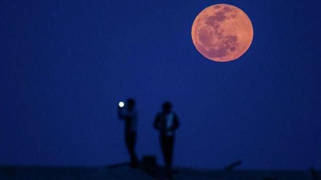 Зустріч повні з літнім сонцестоянням: онлайн унікального явища Зустріч повні з літнім сонцестоянням: онлайн унікального явища