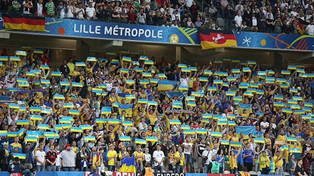 Українського вболівальника депортували з Франції Українського вболівальника депортували з Франції