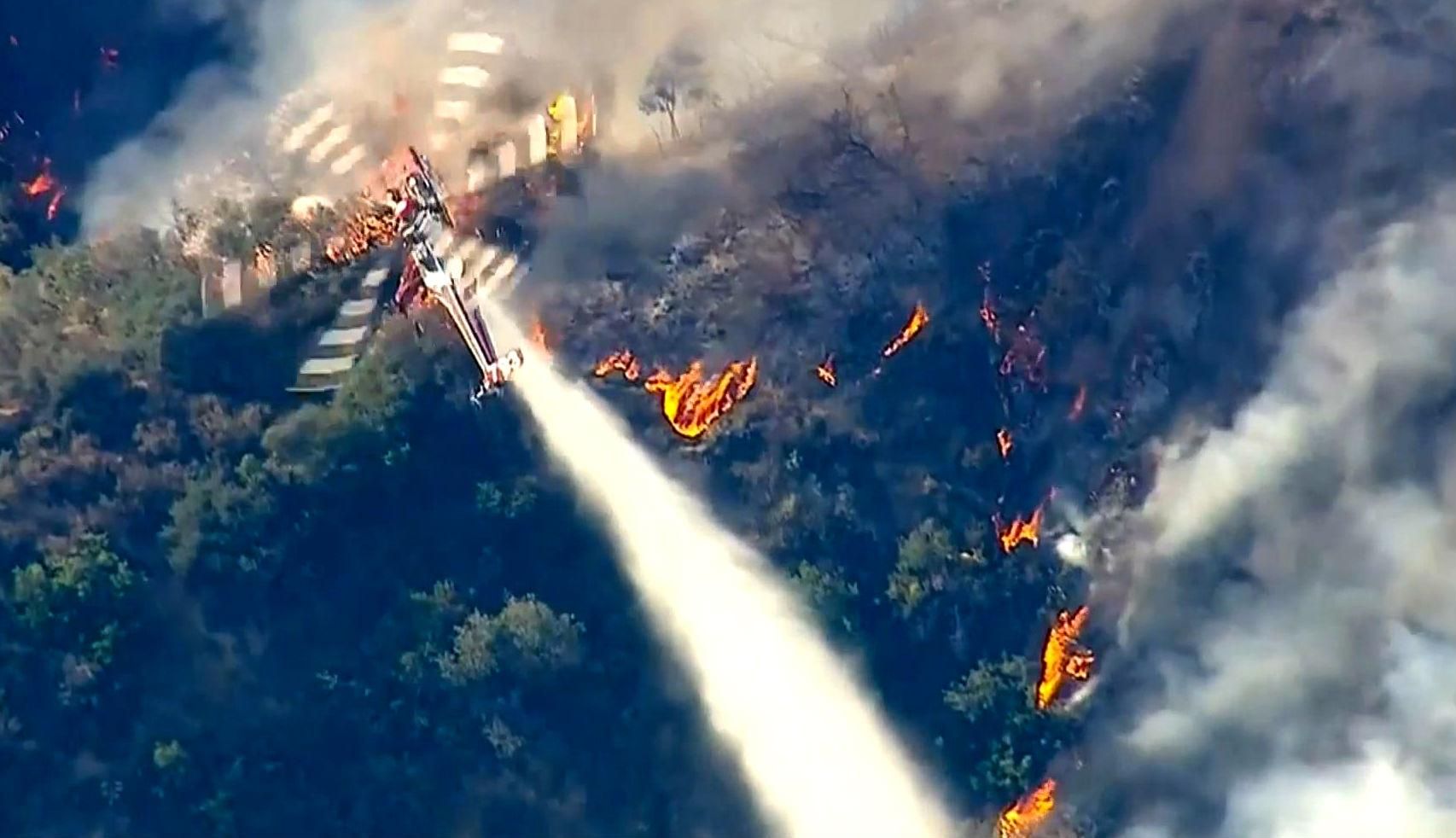 Каліфорнію охопили масштабні лісові пожежі: є жертви серед вогнеборців