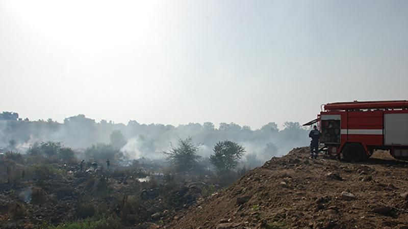 Стало відомо, яка поточна ситуація з пожежею на сміттєзвалищі в Миколаєві Стало відомо, яка поточна ситуація з пожежею на сміттєзвалищі в Миколаєві