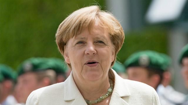 Меркель відзвітувала перед Порошенком, що робить для безвізового для України