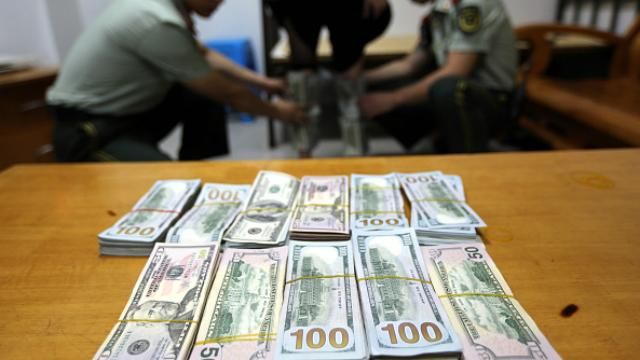 З банку на грядку: як долари стають перегноєм З банку на грядку: як долари стають перегноєм