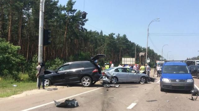 Мажор насмерть збив мотоцикліста: з’явились фото жахливої ДТП