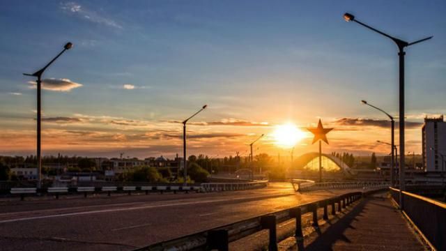 В окупованому Луганську жаліються на небачену спеку В окупованому Луганську жаліються на небачену спеку