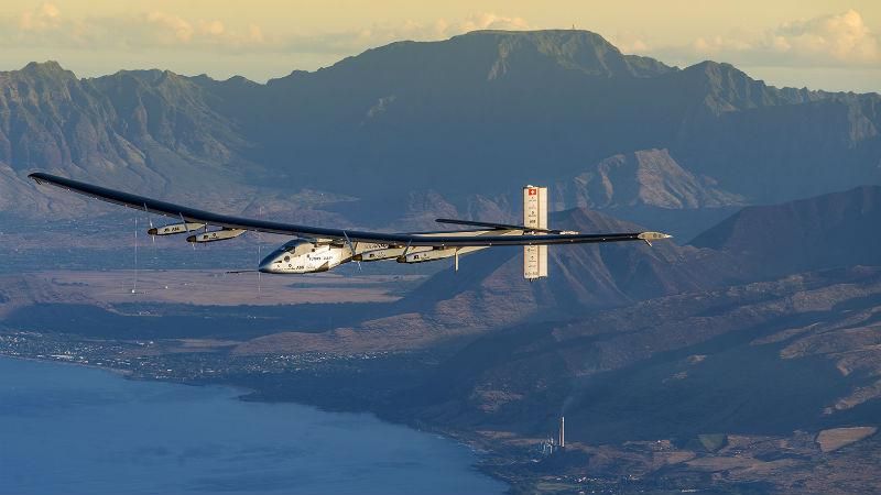 Впервые в истории самолет на солнечных батареях перелетел через Атлантику