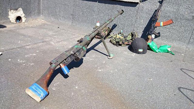 У напруженій дуелі український снайпер завдав втрат терористам У напруженій дуелі український снайпер завдав втрат терористам