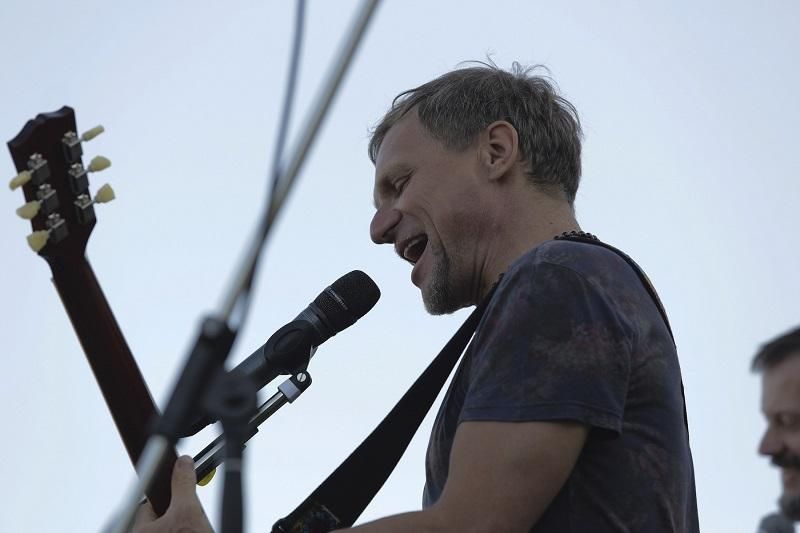 Олег Скрипка и ВВ отыграют 3 концерта для украинских воинов на передовой Олег Скрипка и ВВ отыграют 3 концерта для украинских воинов на передовой