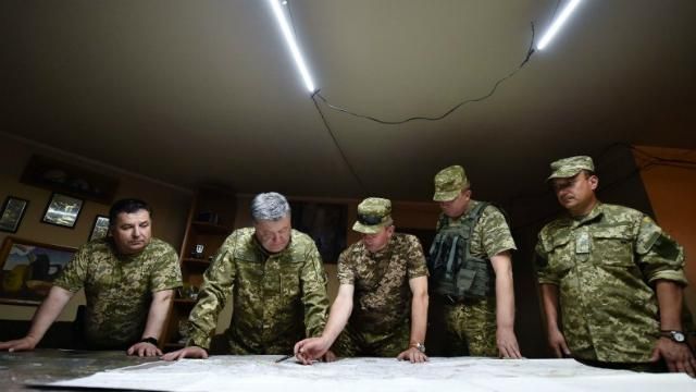 Порошенко розповів, хто замінить демобілізованих на передовій Порошенко розповів, хто замінить демобілізованих на передовій