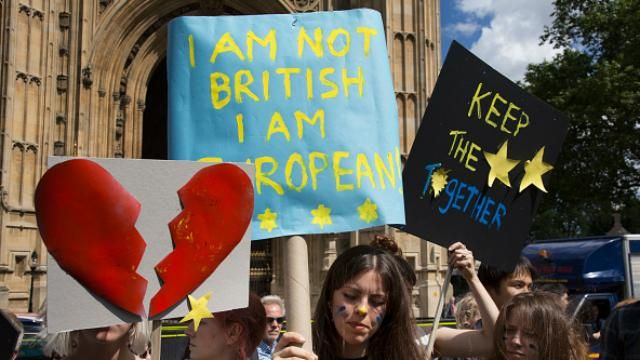 Британцы хотят нового референдума: более 800 тысяч людей подписало петицию