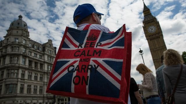 Петиция о повторном референдуме в Великобритании рекордными темпами собирает подписи