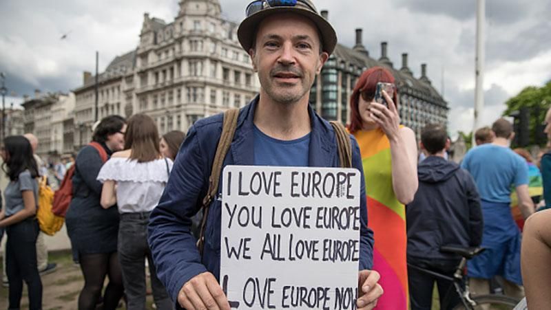 Долю Британії визначили люди, яким за 60 (Інфографіка) Долю Британії визначили люди, яким за 60 (Інфографіка)