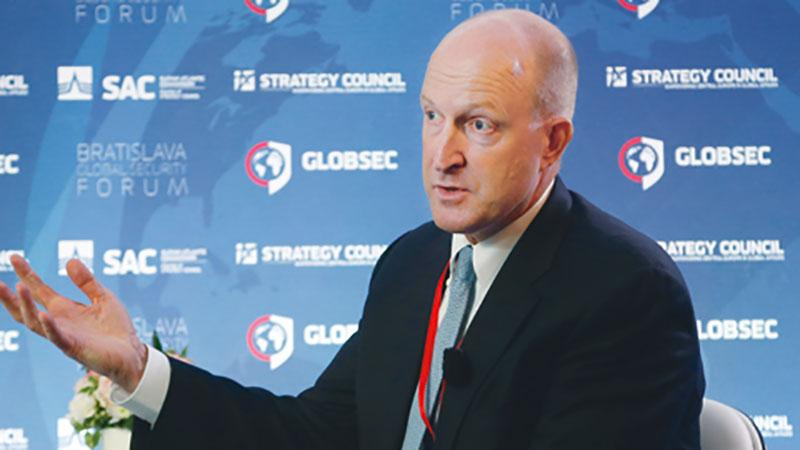 Россия вторглась в две страны. Надо дать им оружие, — Бжезинский