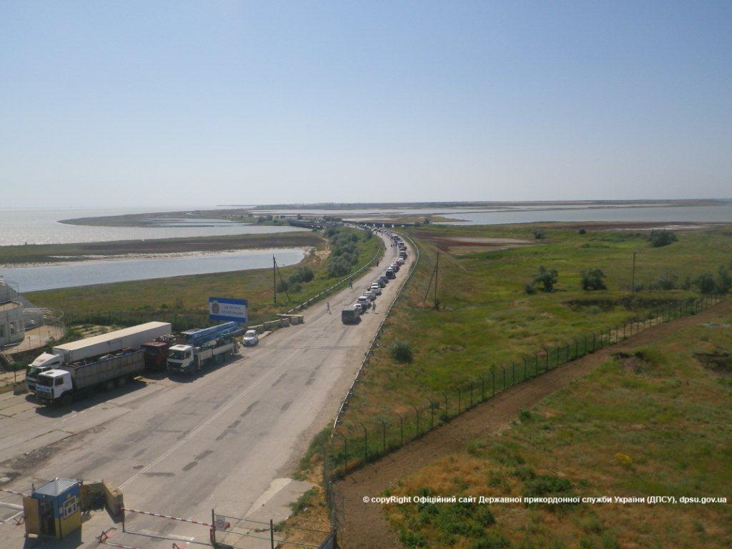 Как оккупационная власть Крыма делает фейковый ажиотаж на границе