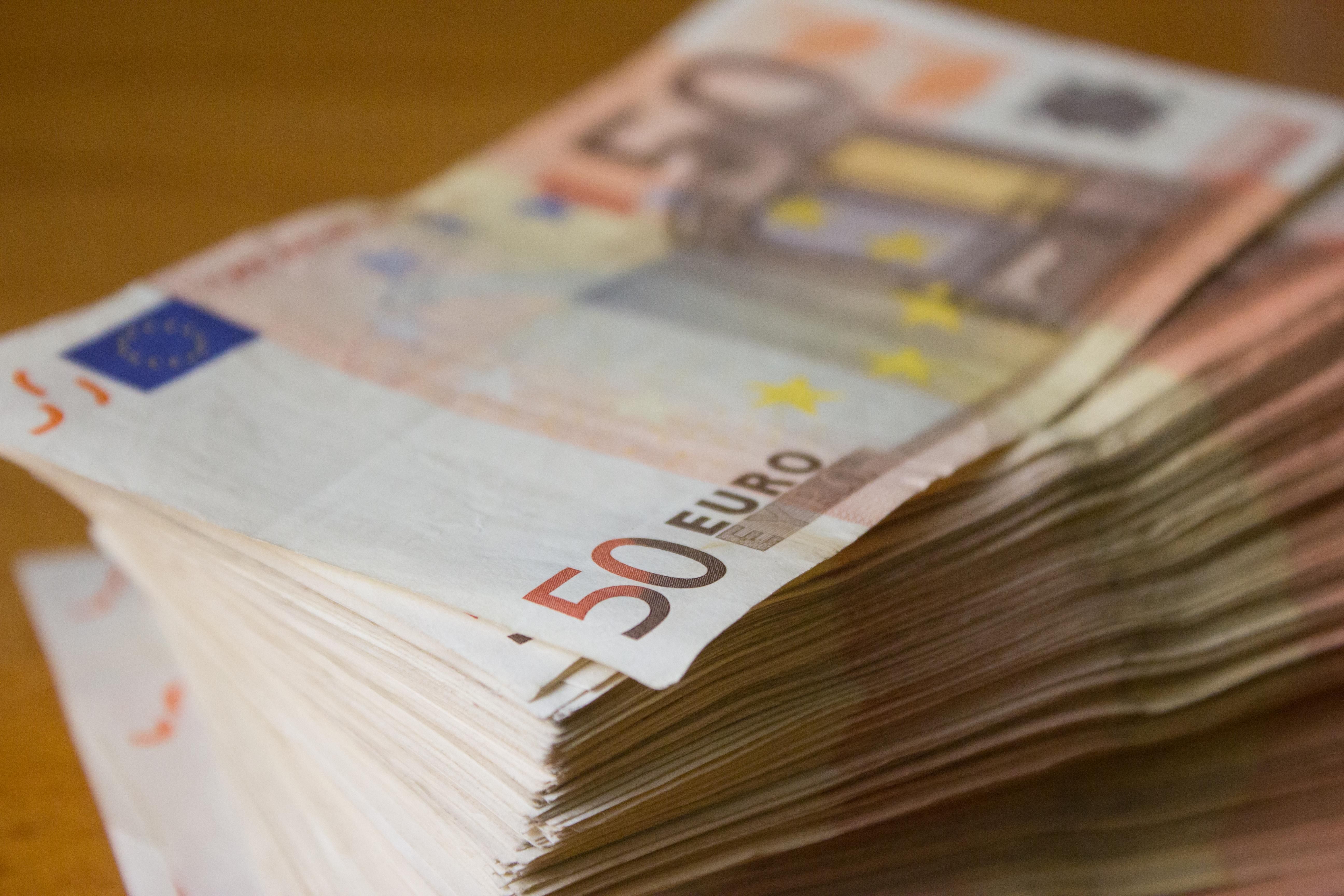 Евро в обменниках существенно подешевеет