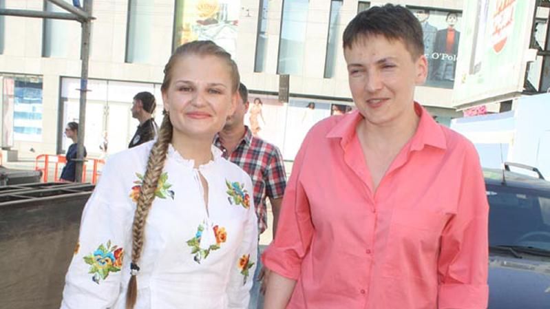 Савченко помогла развернуть самый большой флаг Украины в Днипре Савченко помогла развернуть самый большой флаг Украины в Днипре