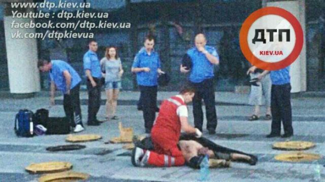 Трагедия в Киеве. Двое ремонтников задохнулись в канализации Трагедия в Киеве. Двое ремонтников задохнулись в канализации