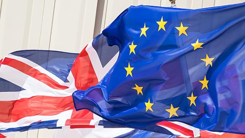 Нокдаун для Королівства: частини Британії розпочали перемовини щодо ЄС Нокдаун для Королівства: частини Британії розпочали перемовини щодо ЄС