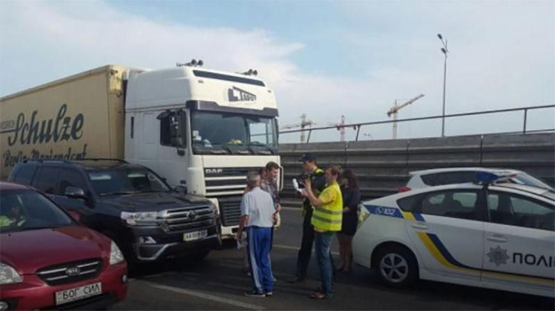 Омельченко знову потрапив у ДТП Омельченко знову потрапив у ДТП