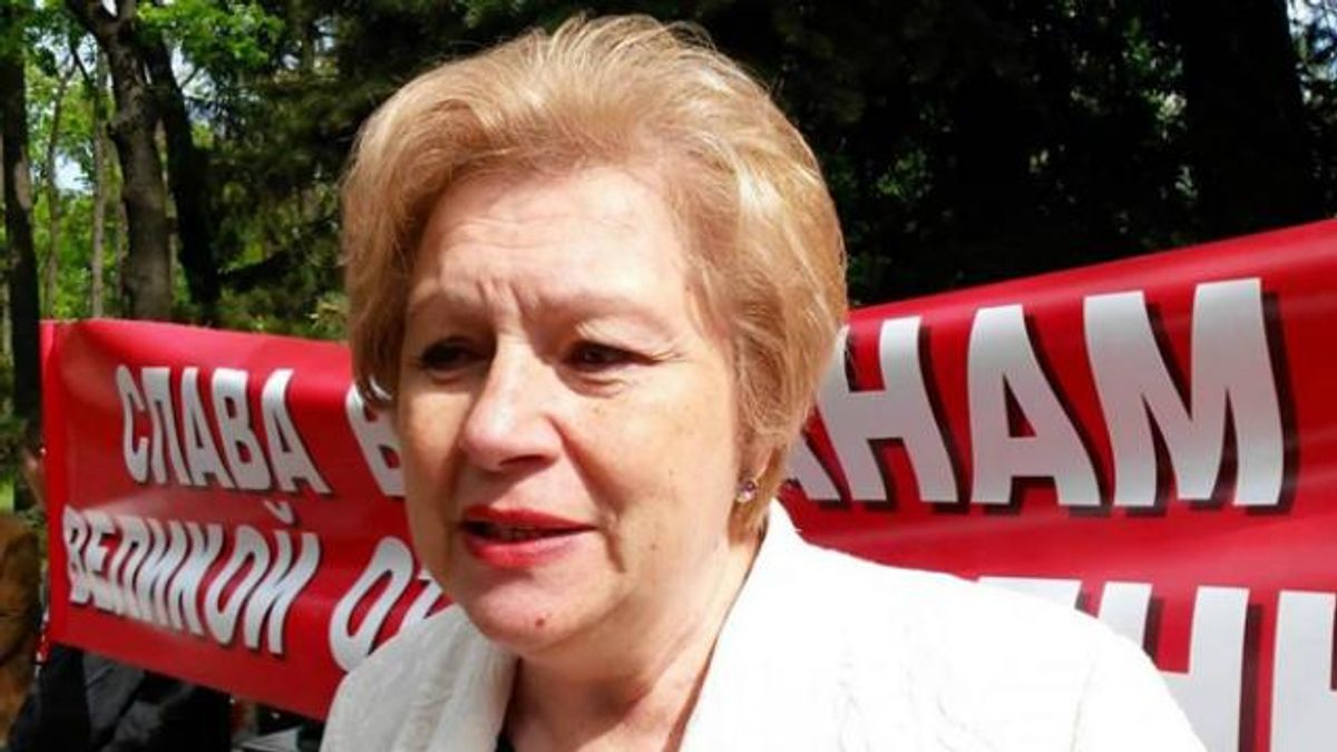 Экс-коммунистку Александровскую финансировало ФСБ, но и их деньги она умудрилась воровать Экс-коммунистку Александровскую финансировало ФСБ, но и их деньги она умудрилась воровать