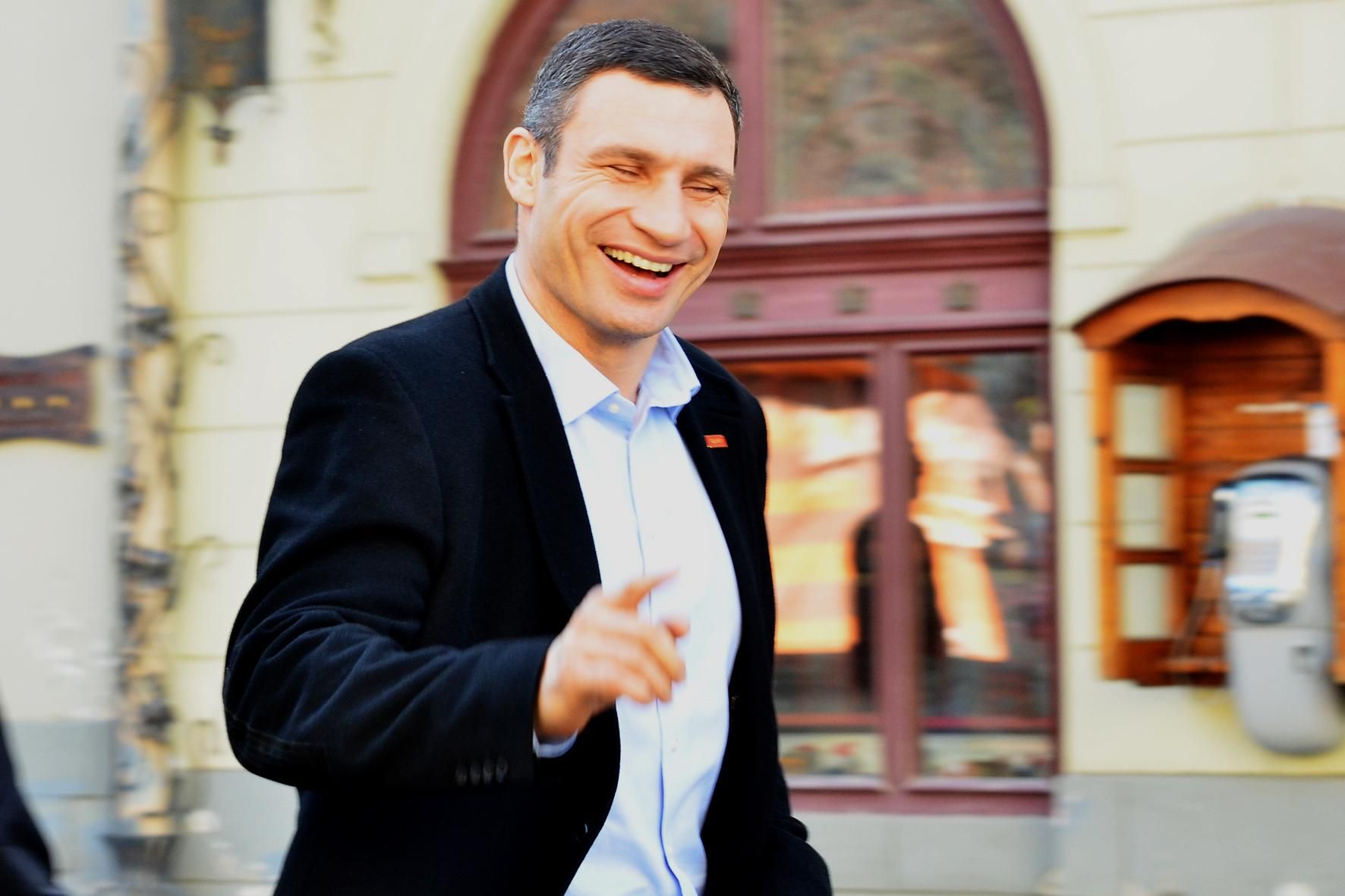 Нардеп рассказал, имеет ли Кличко поддержку Порошенко
