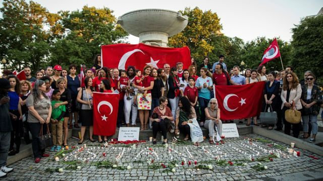 Теракт в Стамбуле: число жертв снова выросло