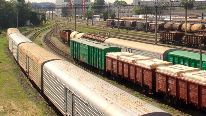 Украина возобновила грузовые железнодорожные перевозки в оккупированный Донбасс