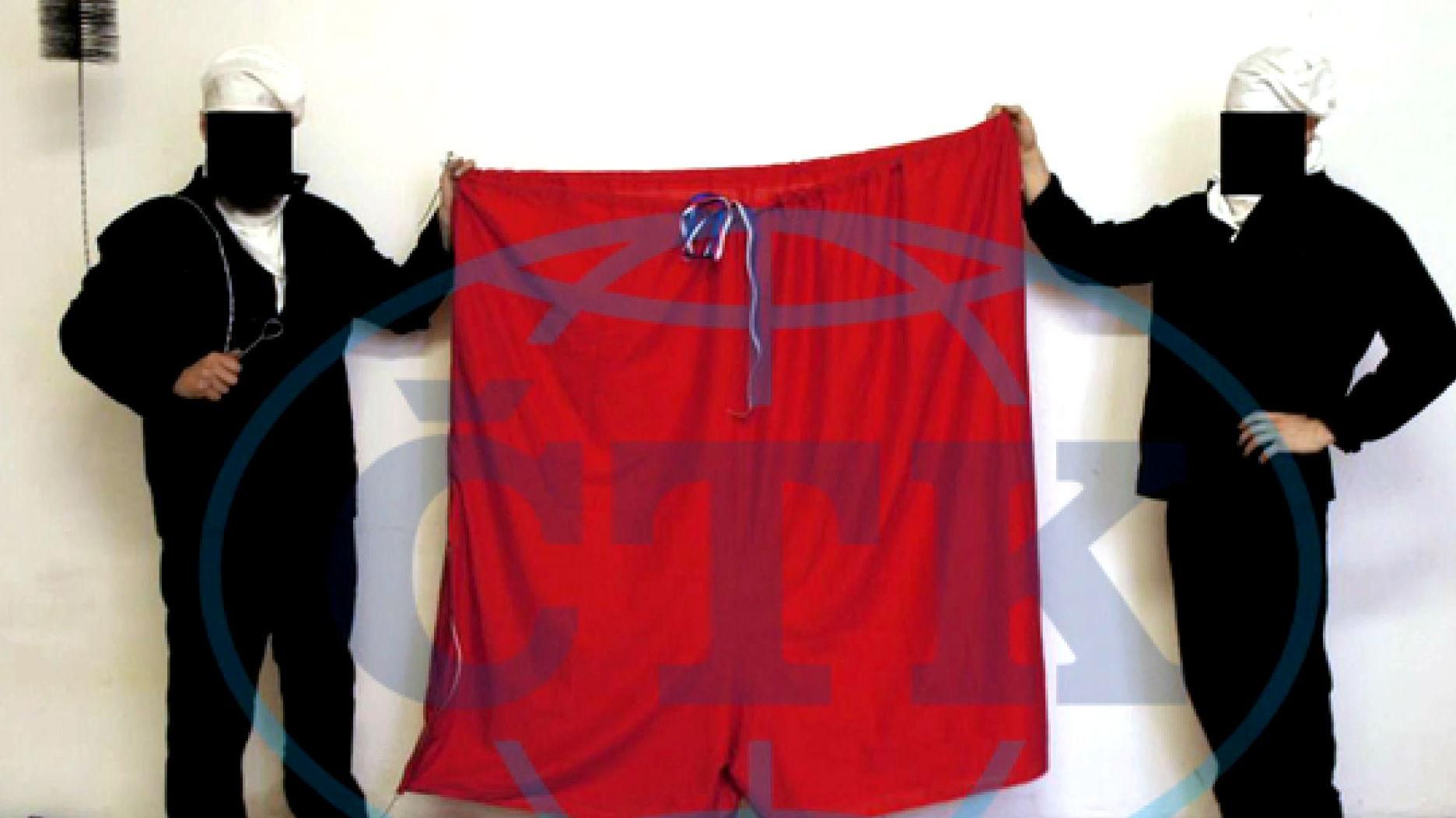 За красные трусы судят активистов в Праге За красные трусы судят активистов в Праге