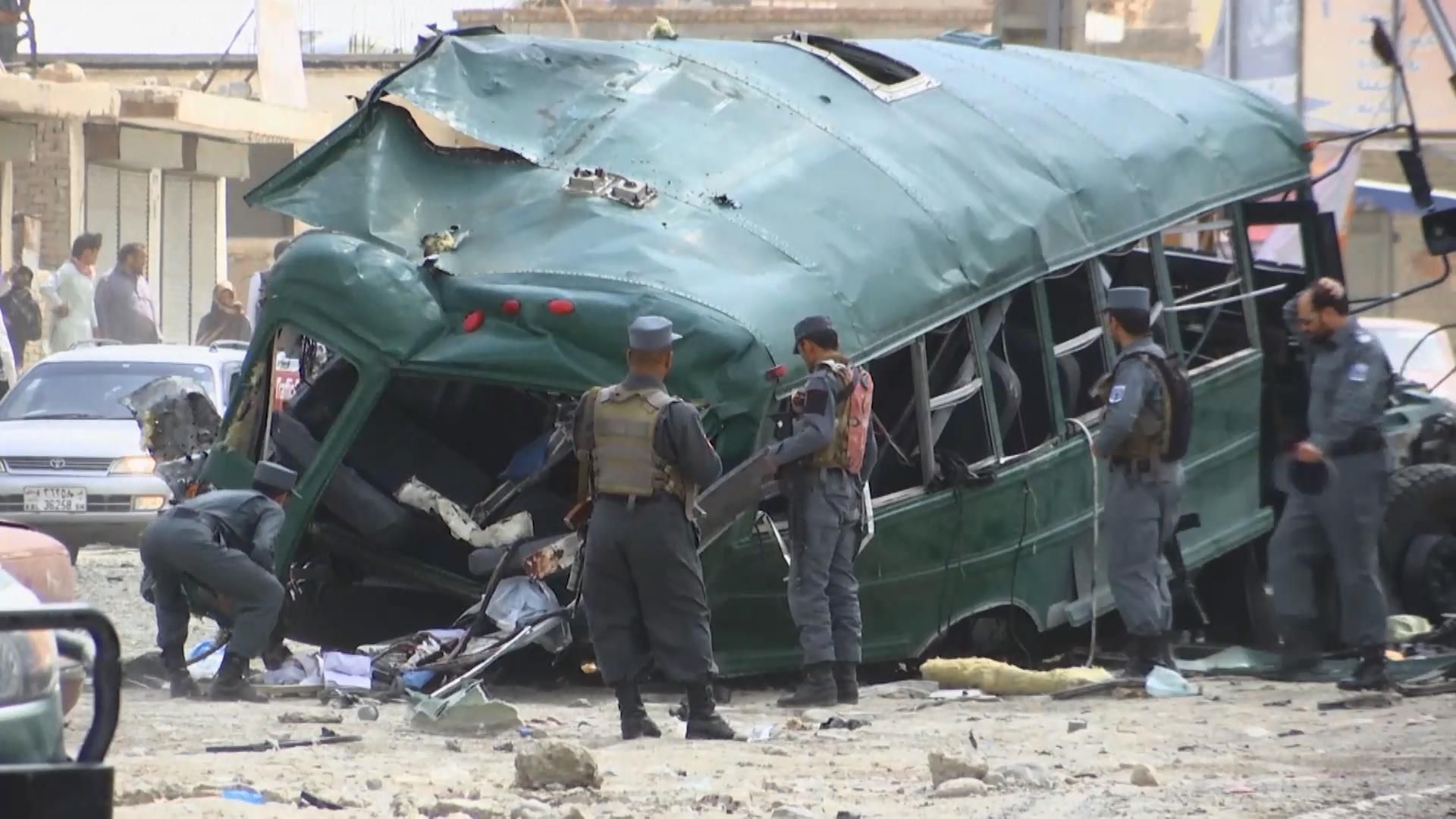 Теракт в Афганистане: есть погибшие среди полицейских Теракт в Афганистане: есть погибшие среди полицейских