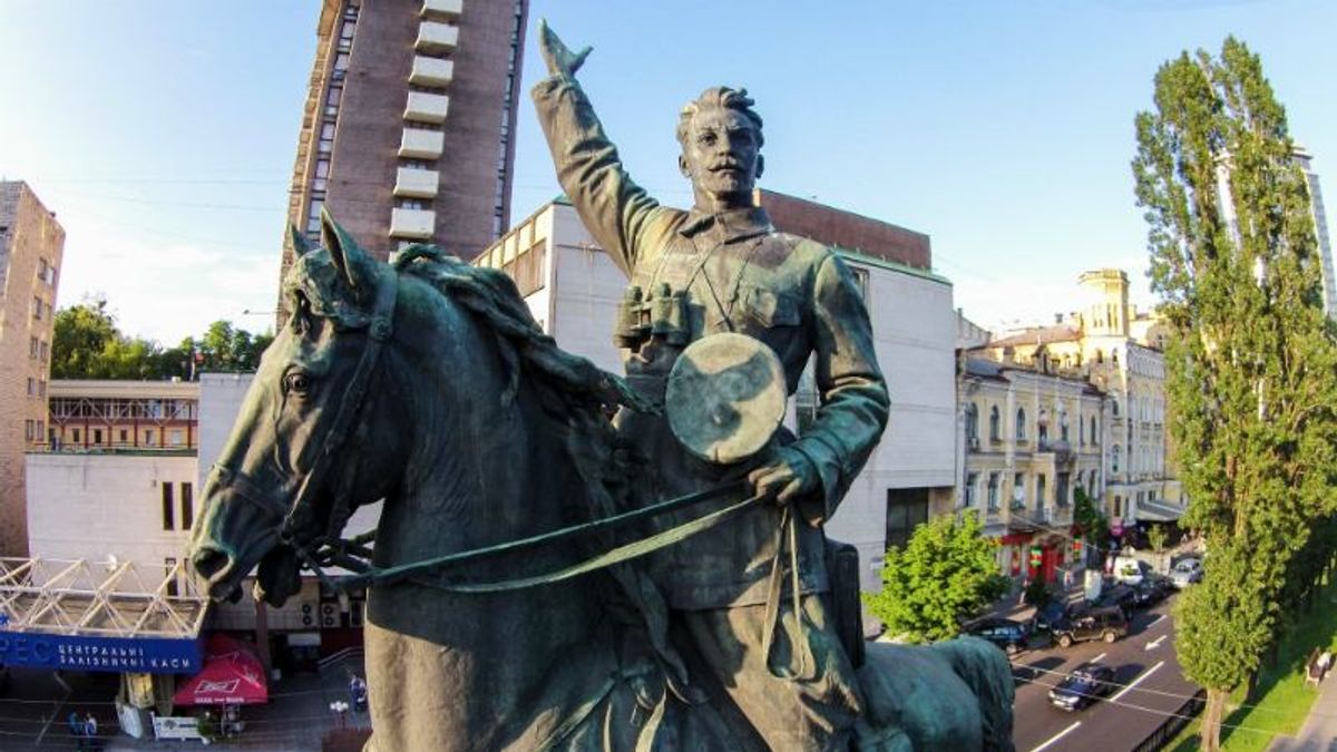 У Кличко сказали, когда уберут памятник Щорсу У Кличко сказали, когда уберут памятник Щорсу