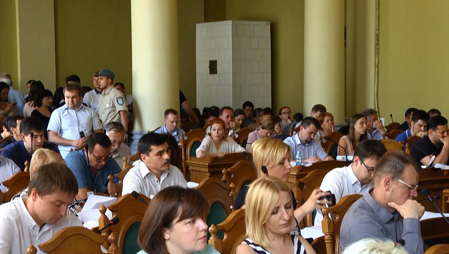 Металлоискатель, драки и деньги на мусороперерабатывающий завод: как проходит сессия во Львове