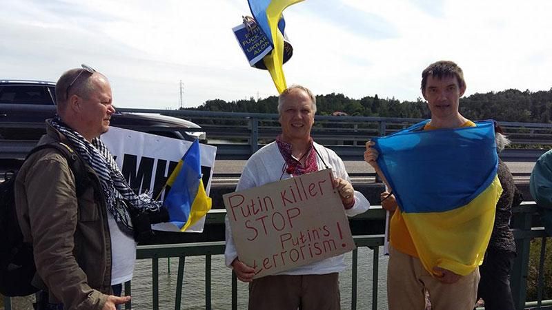 Путину устроили неприятную встречу в Финляндии Путину устроили неприятную встречу в Финляндии