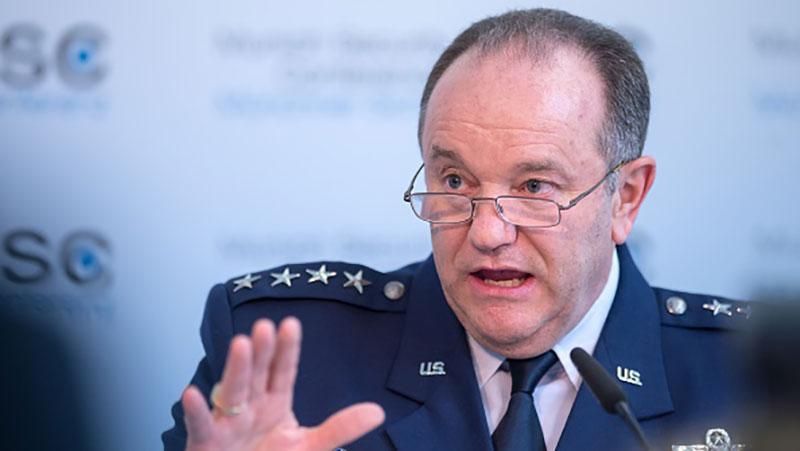 Хакери зламали пошту Брідлава: генерал відстоював надання зброї Україні Хакери зламали пошту Брідлава: генерал відстоював надання зброї Україні