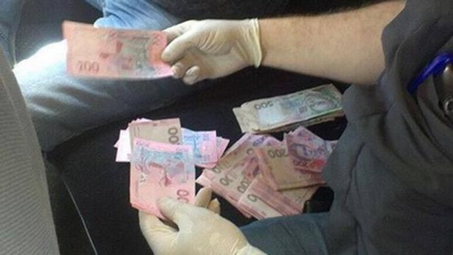 На Черкащині на хабарі затримали заступника начальника слідчого відділу На Черкащині на хабарі затримали заступника начальника слідчого відділу