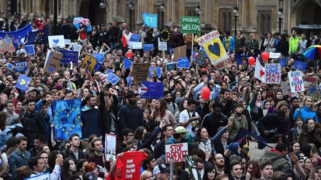 Справжній "Майдан" у Лондоні: тисячі людей заполонили вулиці
