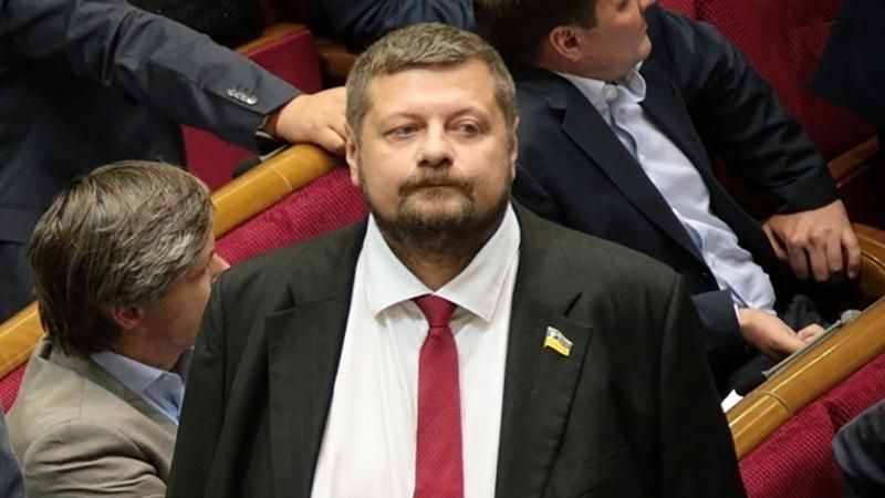 Стало відомо, скільки ще часу "айдарівці" блокуватимуть Печерський суд Стало відомо, скільки ще часу "айдарівці" блокуватимуть Печерський суд