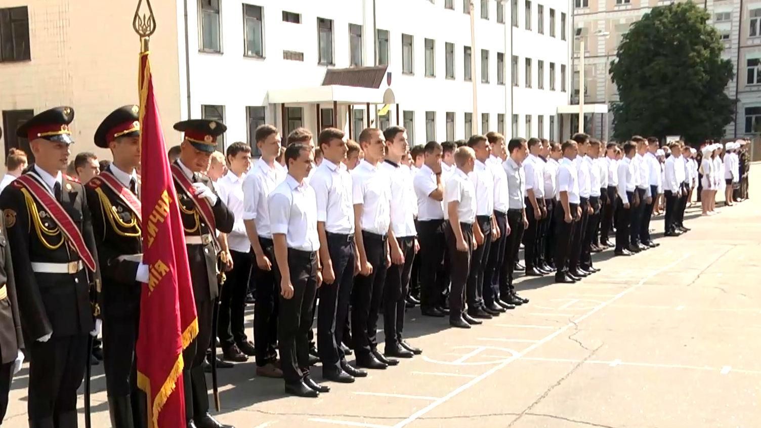 Военные студенты-медики принимали присягу на верность Украине Военные студенты-медики принимали присягу на верность Украине