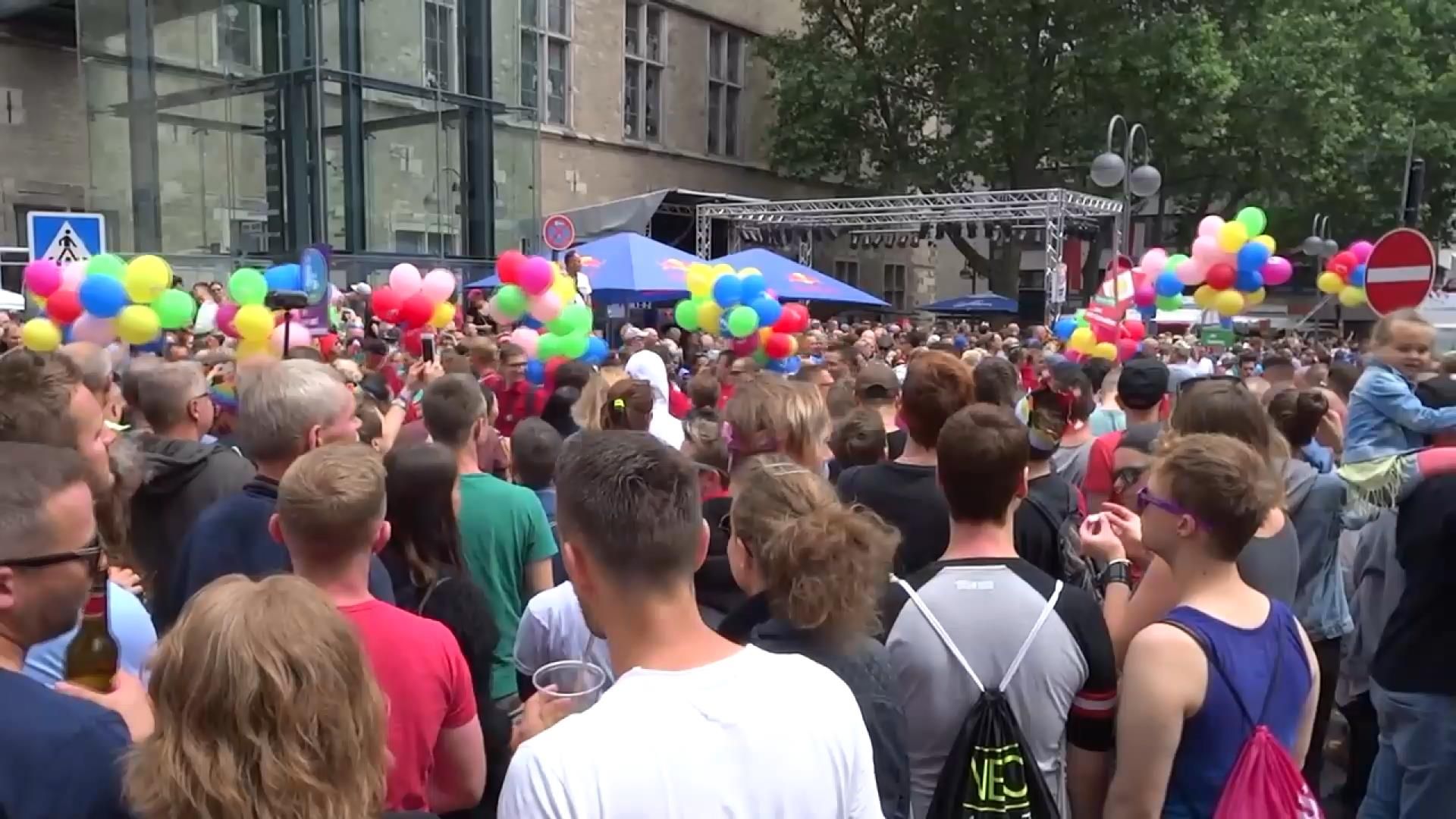 Миллион человек приняло участие в ЛГБТ-параде в Германии