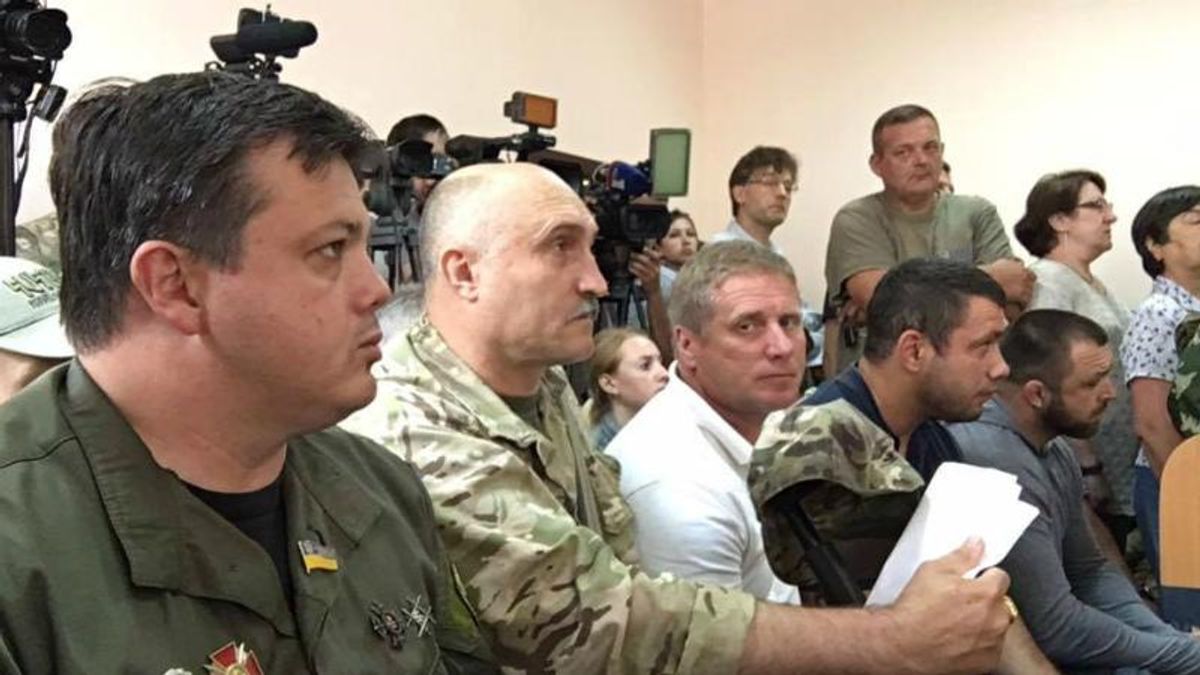 В суде над Куликом едва не дошло до драки: Семенченко поссорился с прокурорами В суде над Куликом едва не дошло до драки: Семенченко поссорился с прокурорами