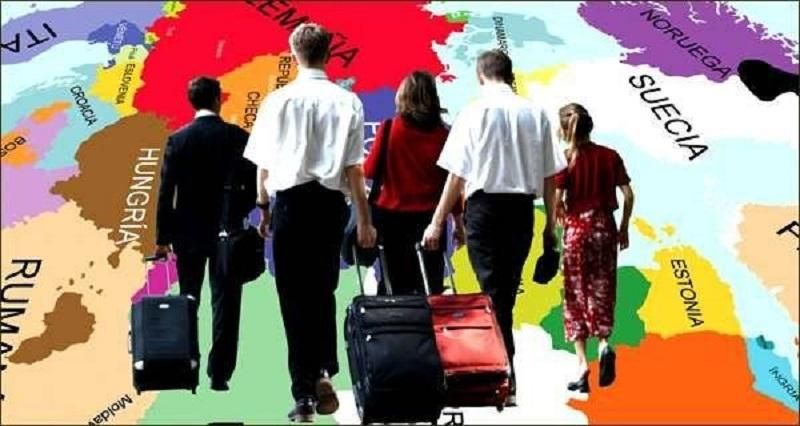 Почему украинцы вынуждены работать за рубежом: исследование Почему украинцы вынуждены работать за рубежом: исследование