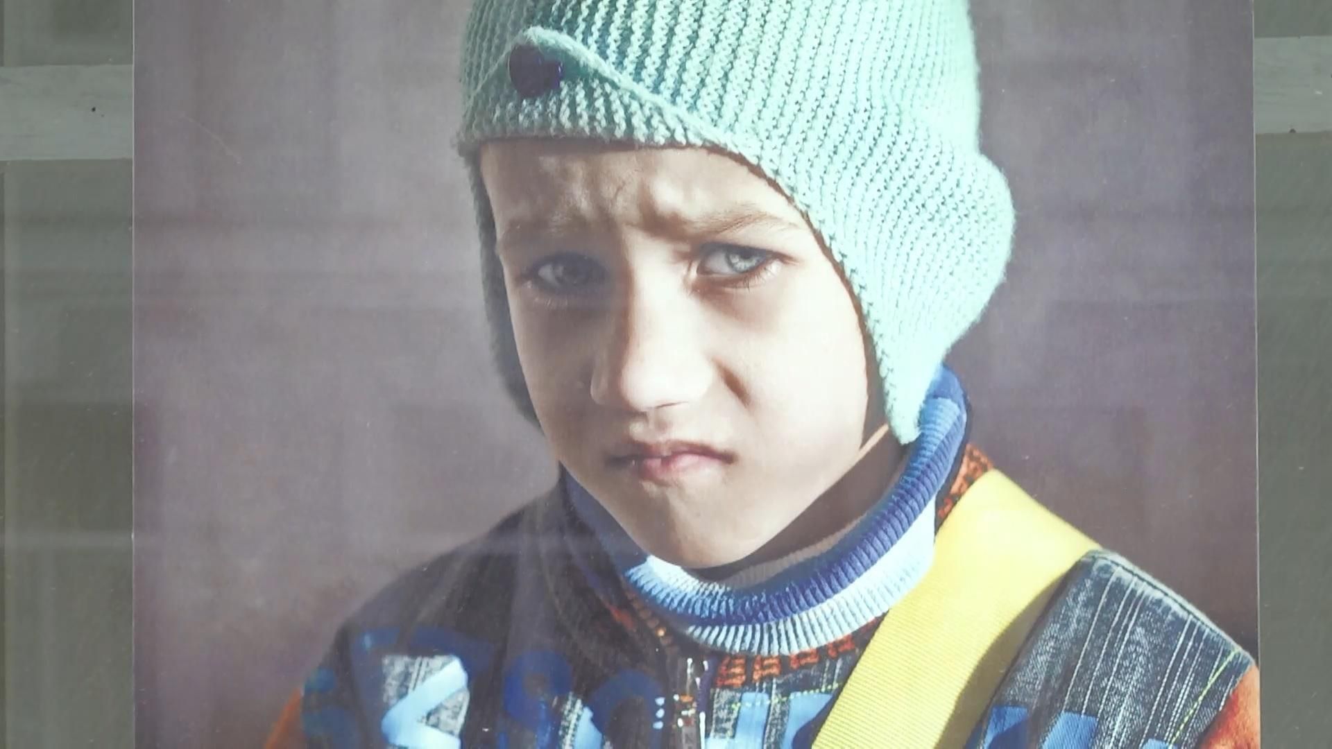 Фотографи показали, як живуть діти на прифронтових територіях Фотографи показали, як живуть діти на прифронтових територіях