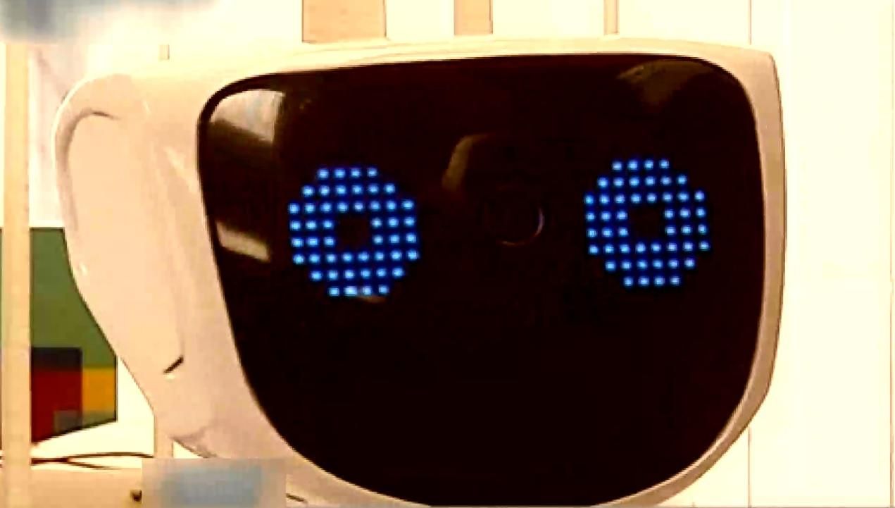 Робот попытался убежать от россиян Робот попытался убежать от россиян