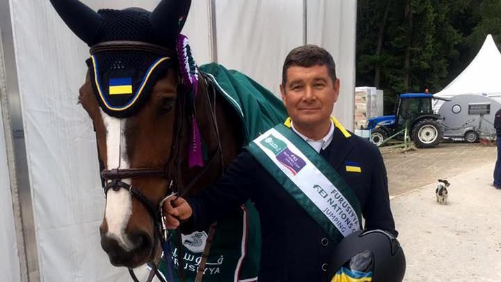 Втікач Онищенко через Кобзона домовляється про зустріч у Москві, – ЗМІ Втікач Онищенко через Кобзона домовляється про зустріч у Москві, – ЗМІ