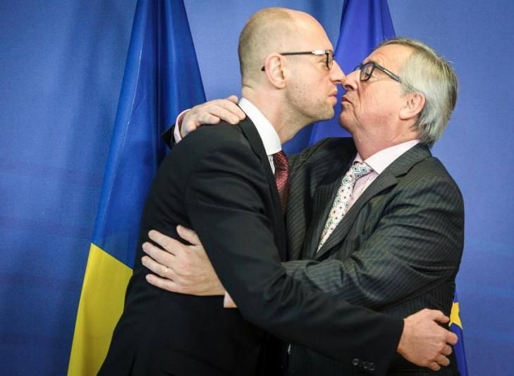 Горячая подборка страстных поцелуев украинских политиков