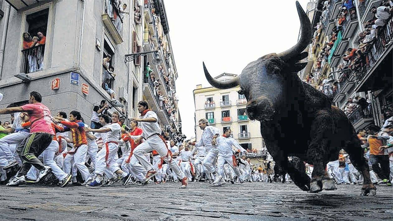 Хто швидший за биків: в Іспанії стартувало свято у Памплоні