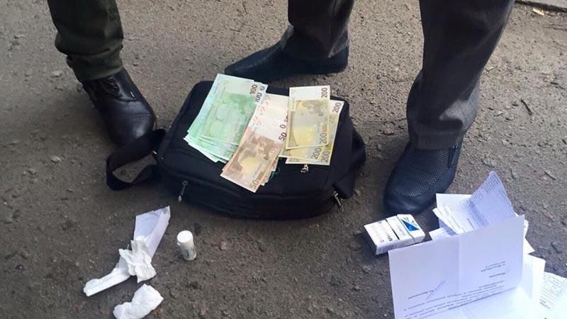 Полицейского поймали на взятке в Киеве