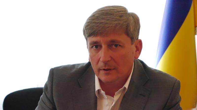 В Раду баллотируется экс-регионал, который звал Путина на Луганщину В Раду баллотируется экс-регионал, который звал Путина на Луганщину